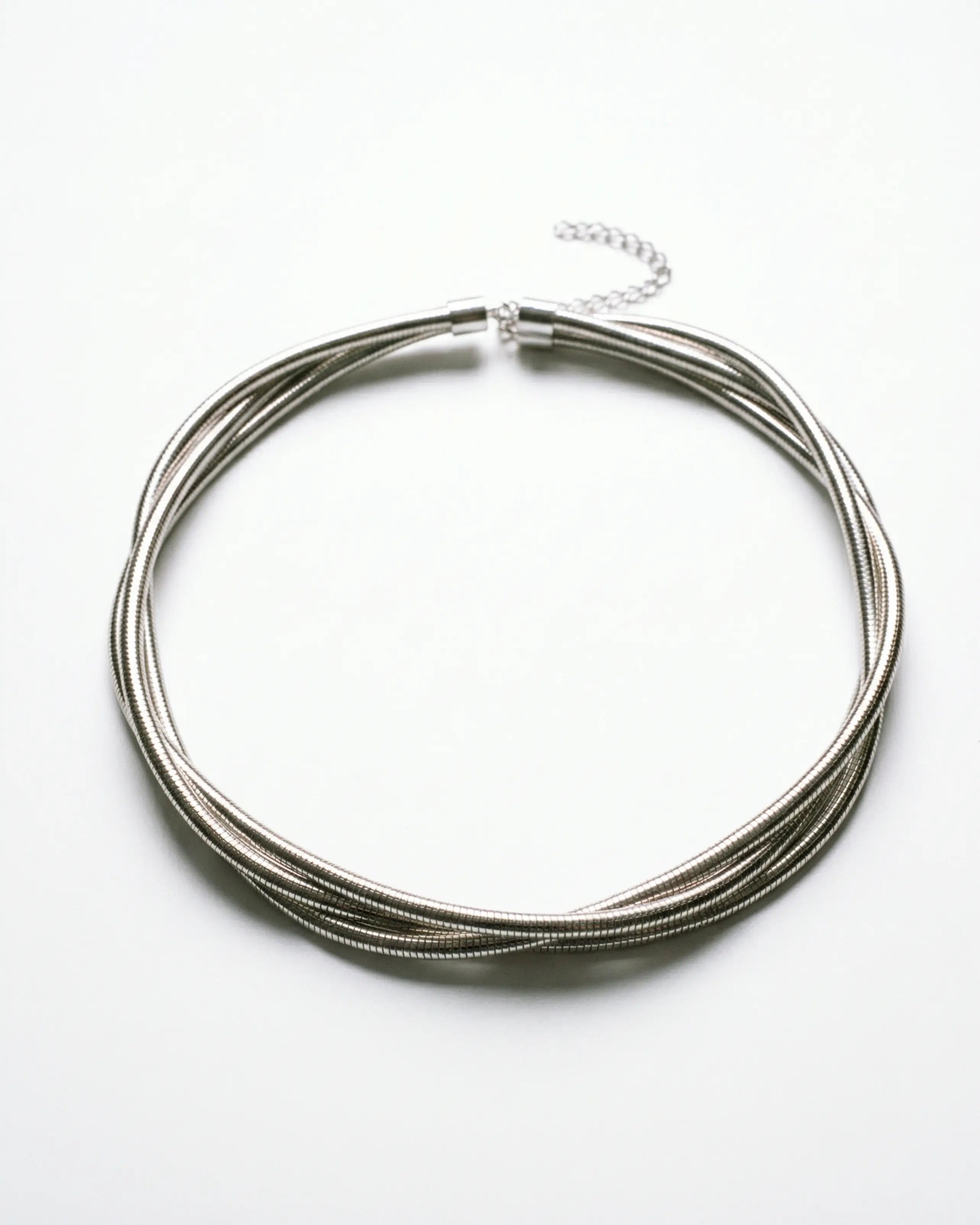 Twisted Glow Choker te'sy