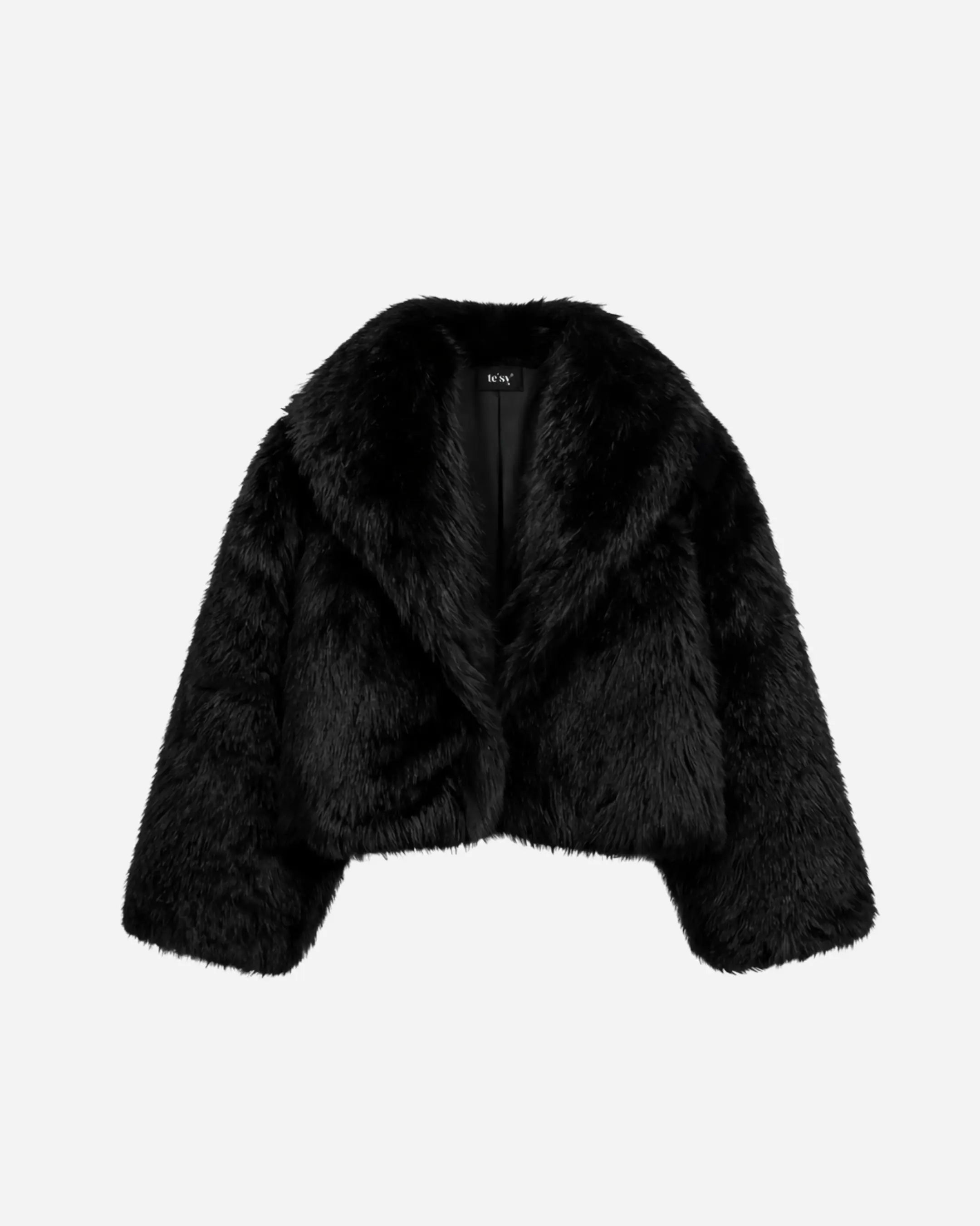 Timeless Faux Fur Coat te'sy