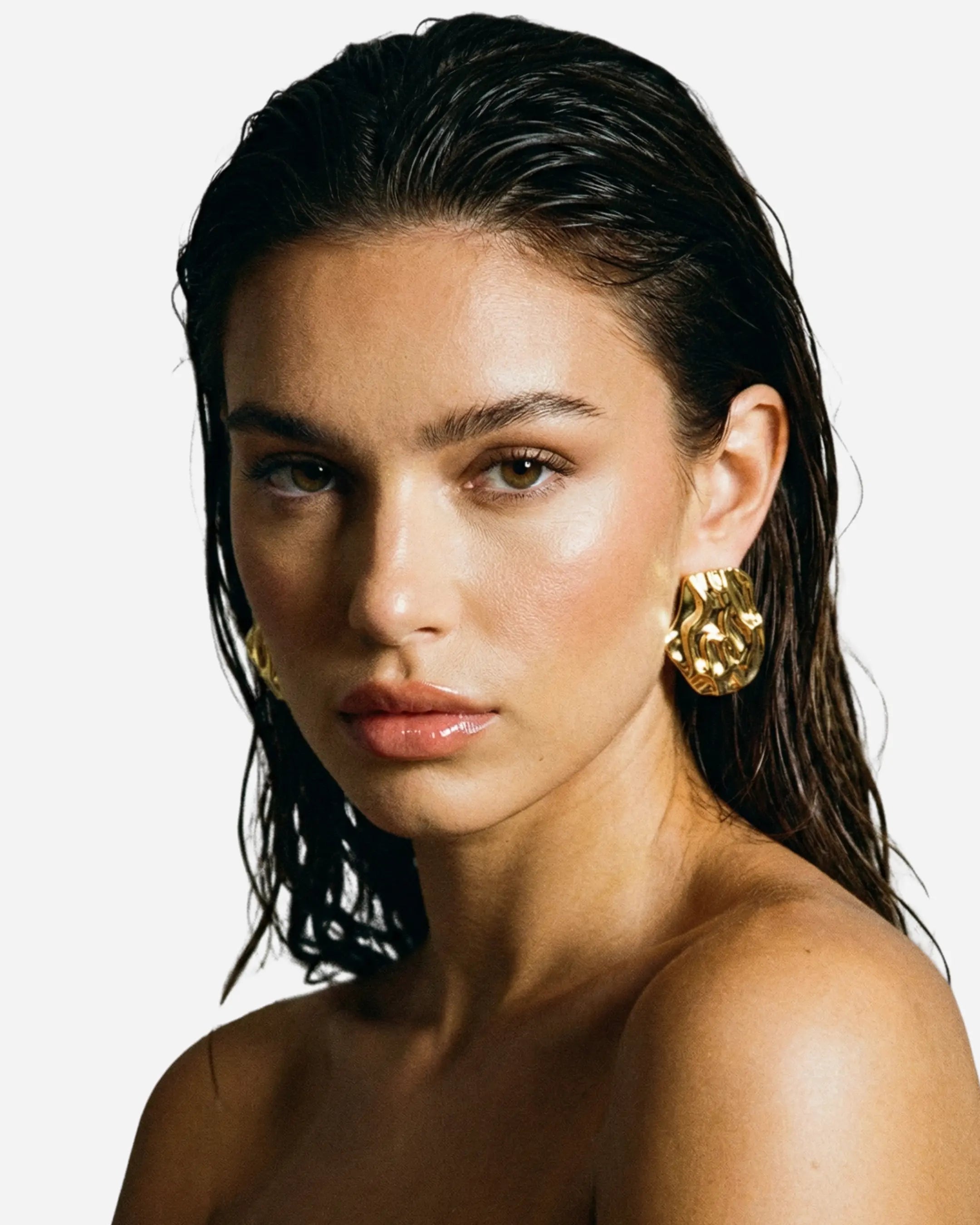 Bold Stud Earrings te'sy