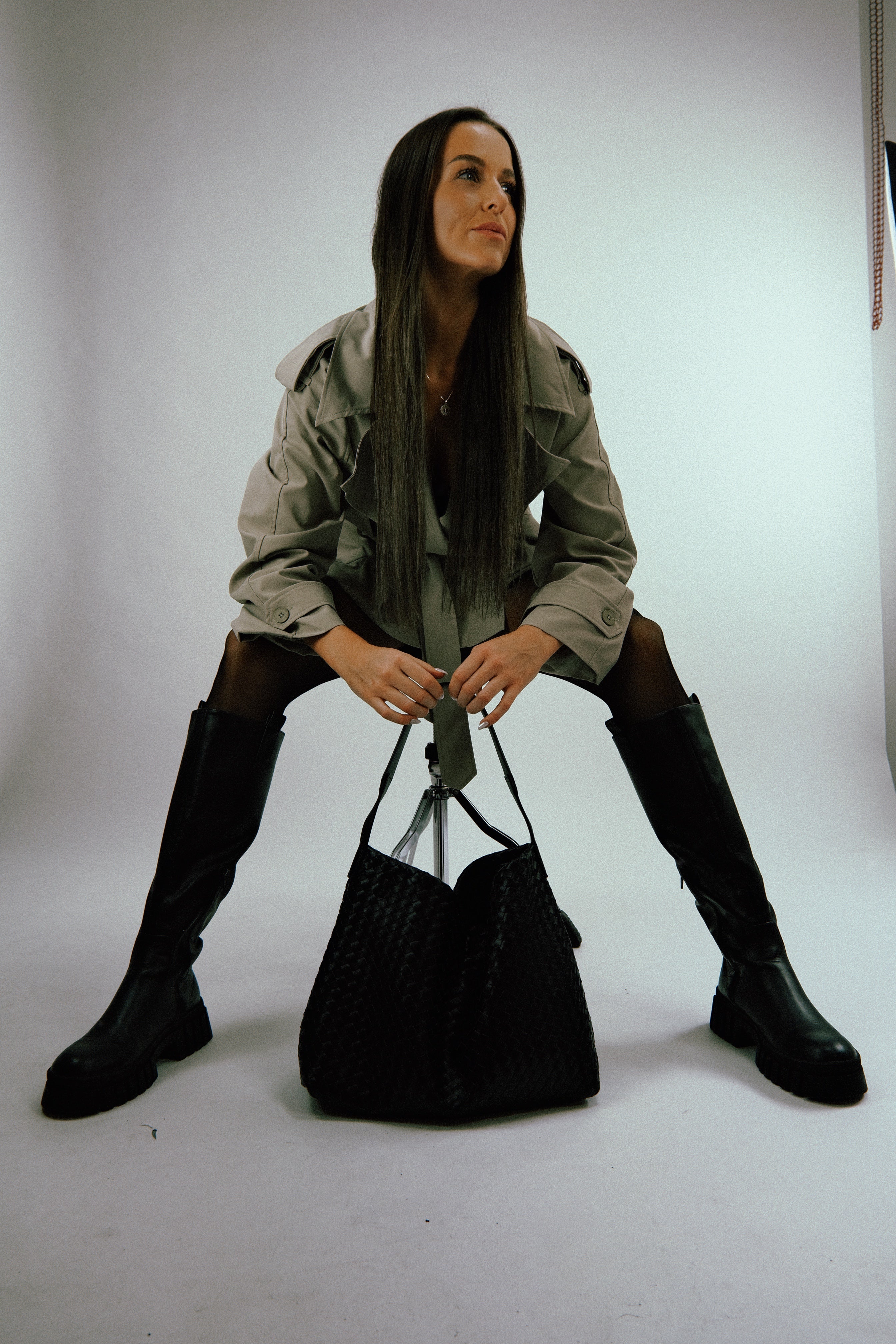 Signature (V) Leather Bag